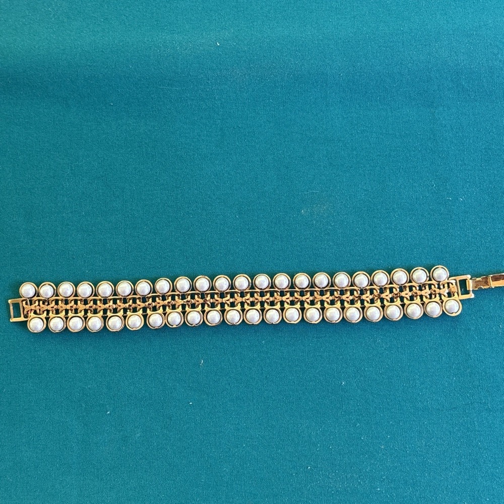 Vintage Avon Faux Pearl Gold Tone Double Row Chain Bracelet 7 1/2 Inches Long - Picture 9 of 10